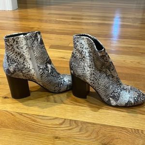 Leather shoes with a heal!!